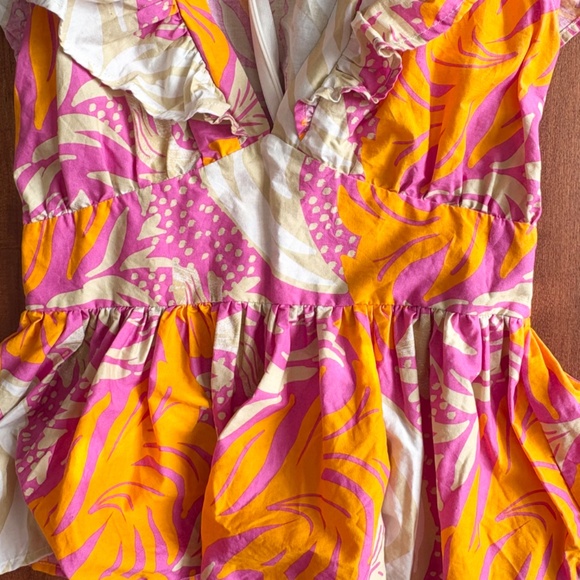 Flying Tomato x Anthrolopogie Abstract V-Neck Peplum Top M - Picture 13 of 13